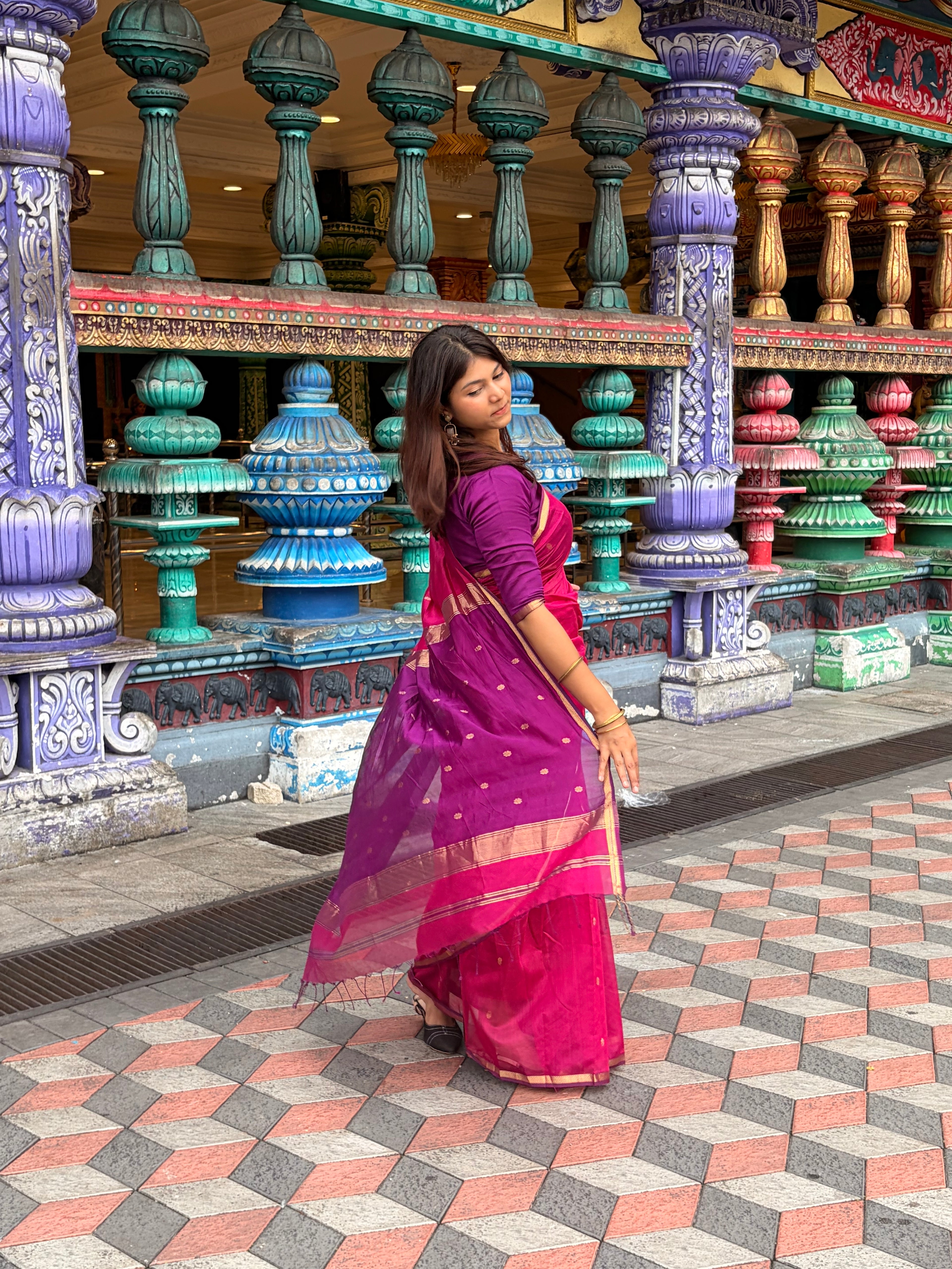 Malayi Magenta Purple Maheshwari Handwoven Saree