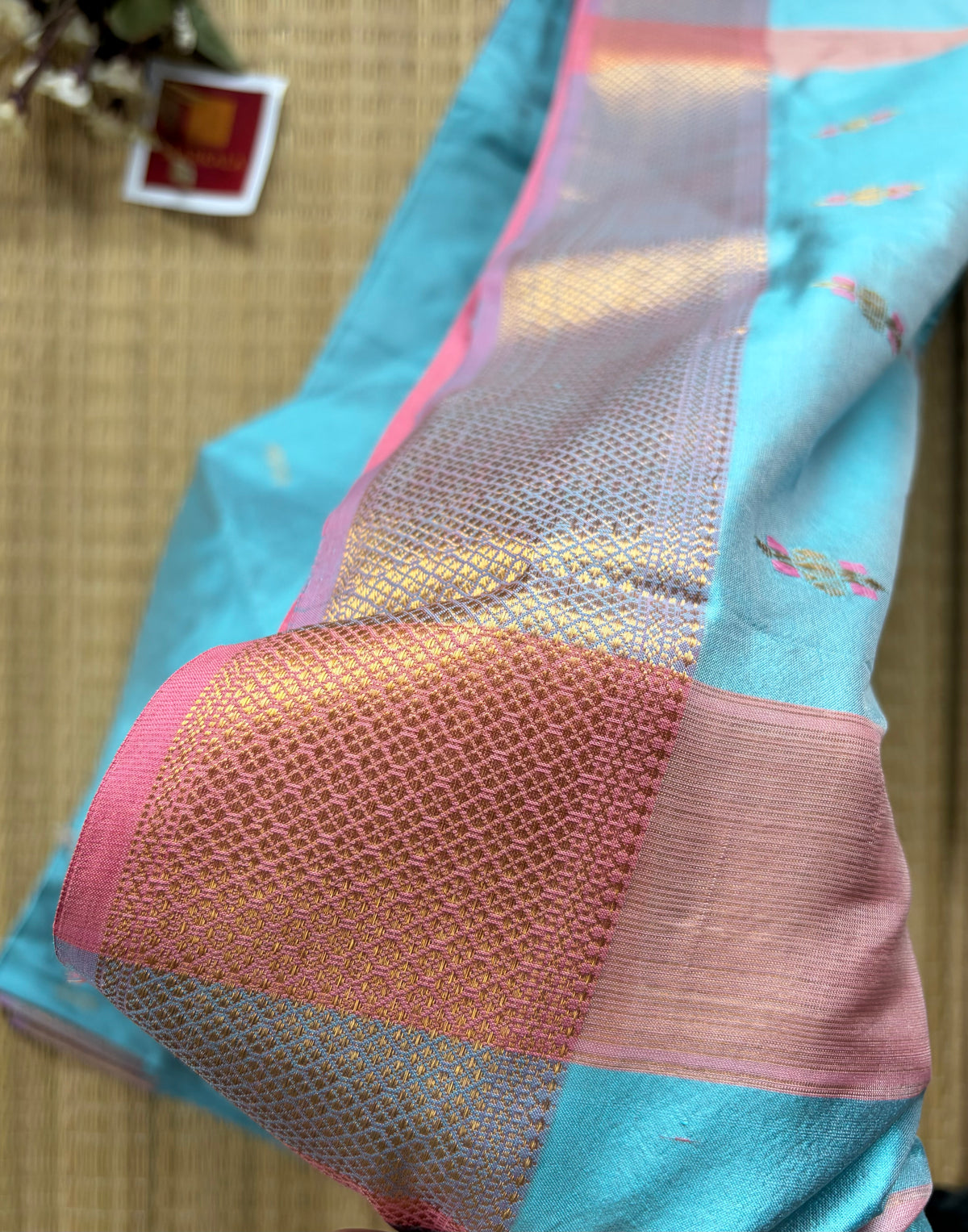 Ice Blue Pure Silk Pink Maheshwari Handloom Saree