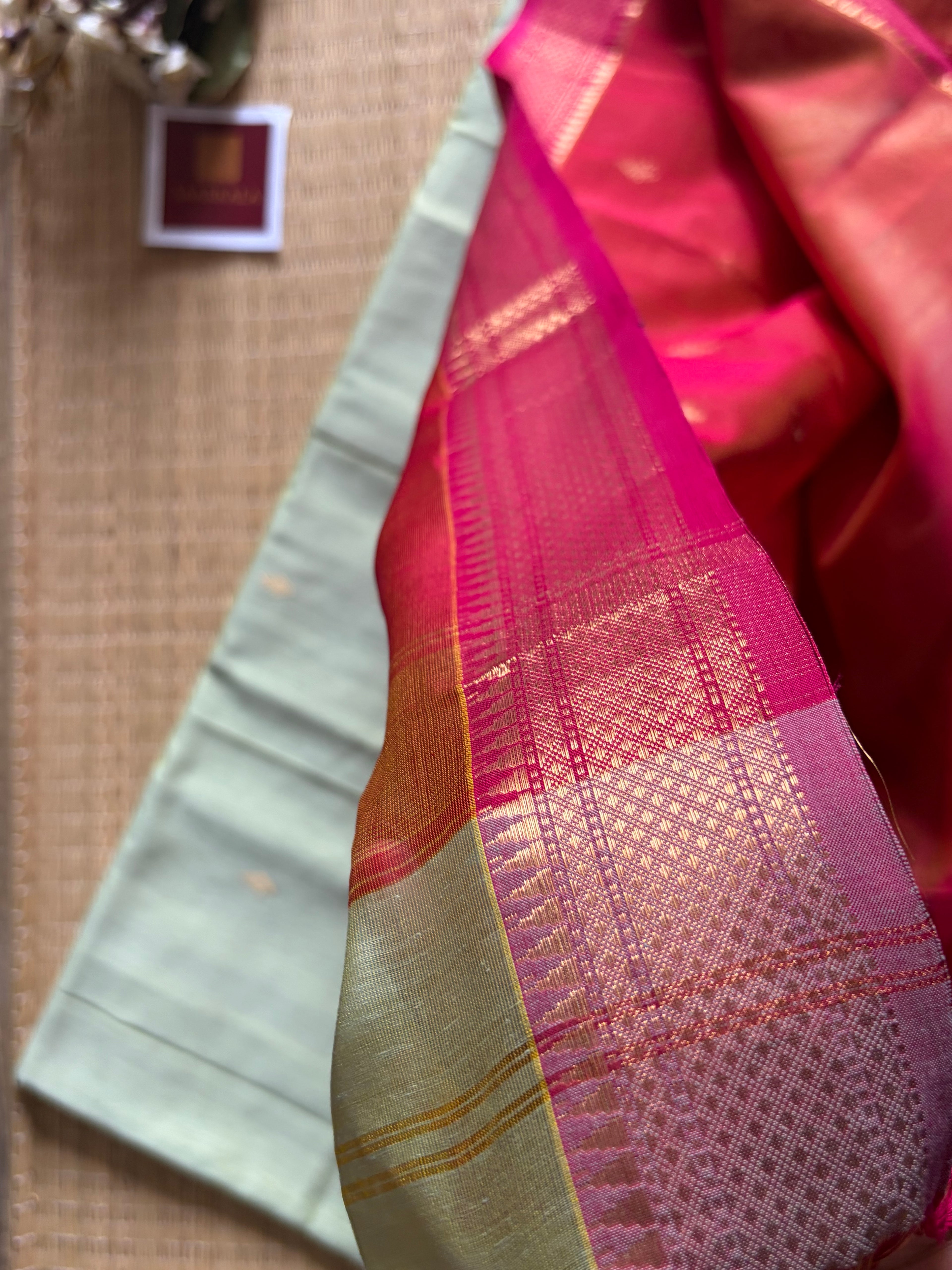 Diamond Pista Green and yellow mix tone Maheshwari Handloom Saree