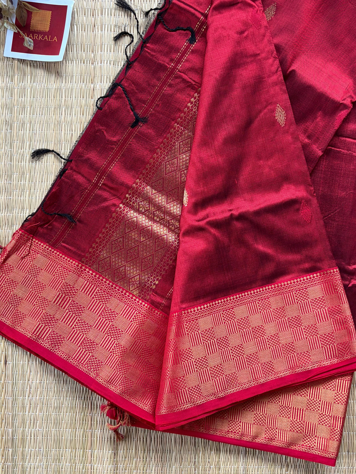 Red Pure Silk Pink Maheshwari Handloom Saree