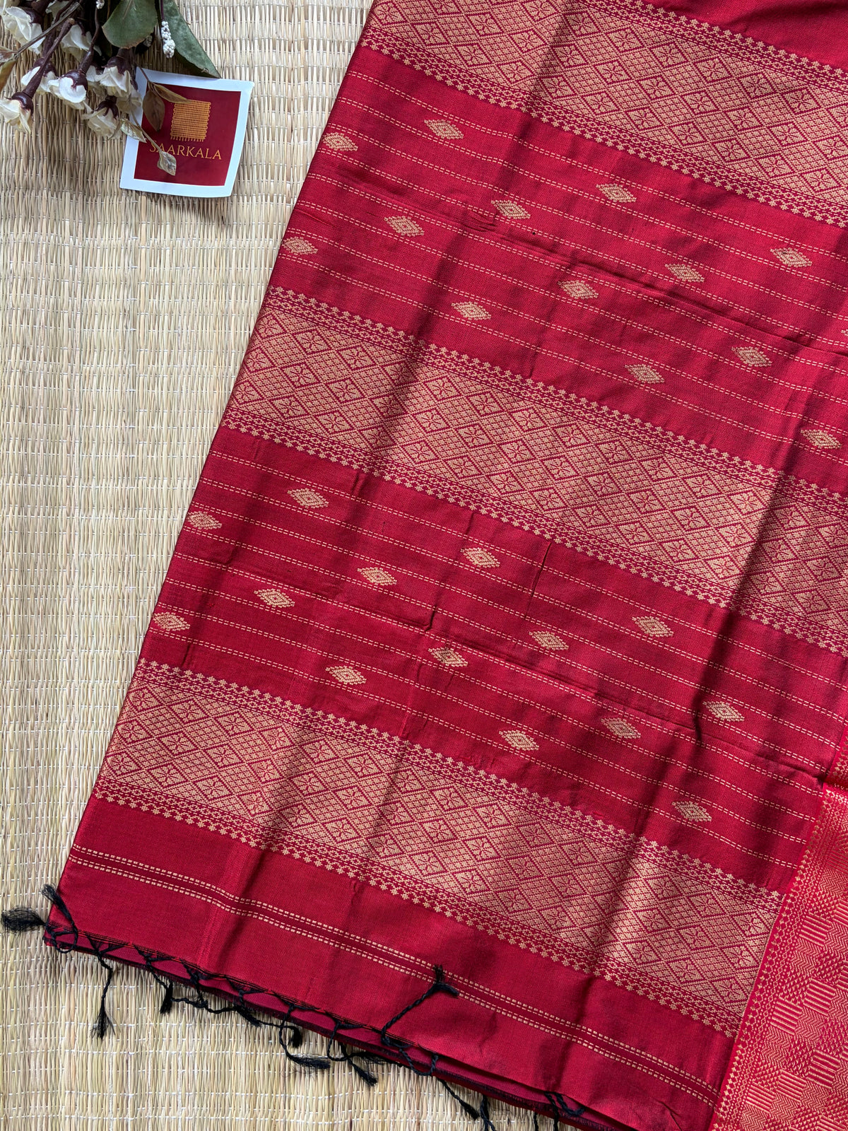Red Pure Silk Pink Maheshwari Handloom Saree