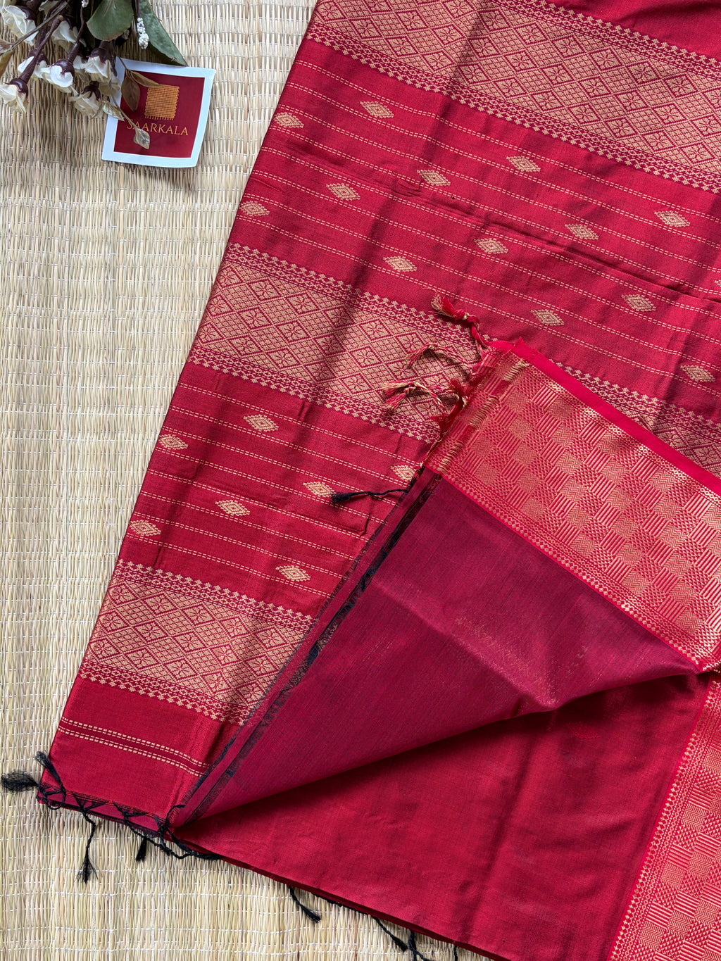 Red Pure Silk Pink Maheshwari Handloom Saree