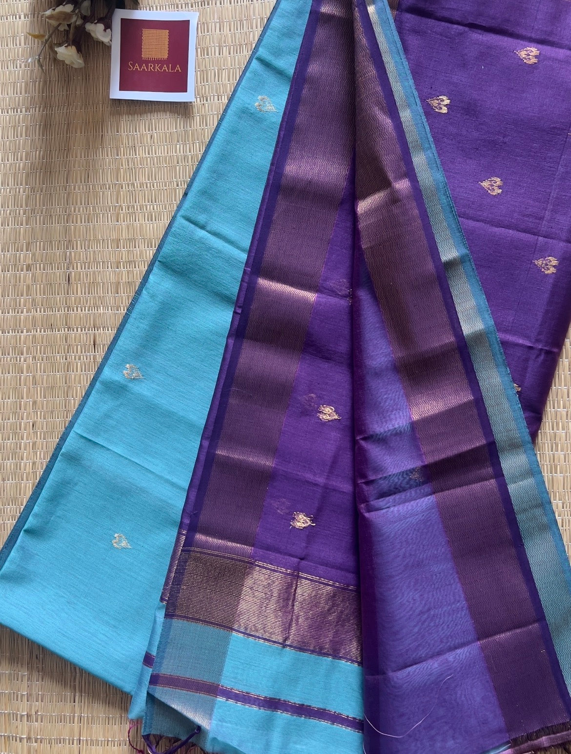 Heart Butti Aasmani Blue Maheshwari Handloom Silk Cotton Saree