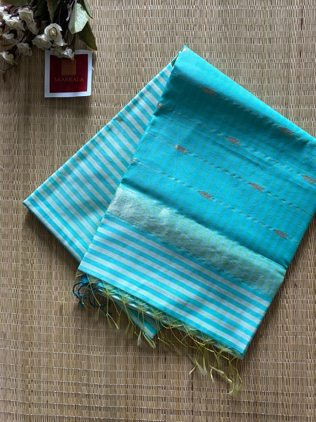Gingham Butter Ice Blue Maheshwari Handloom Saree