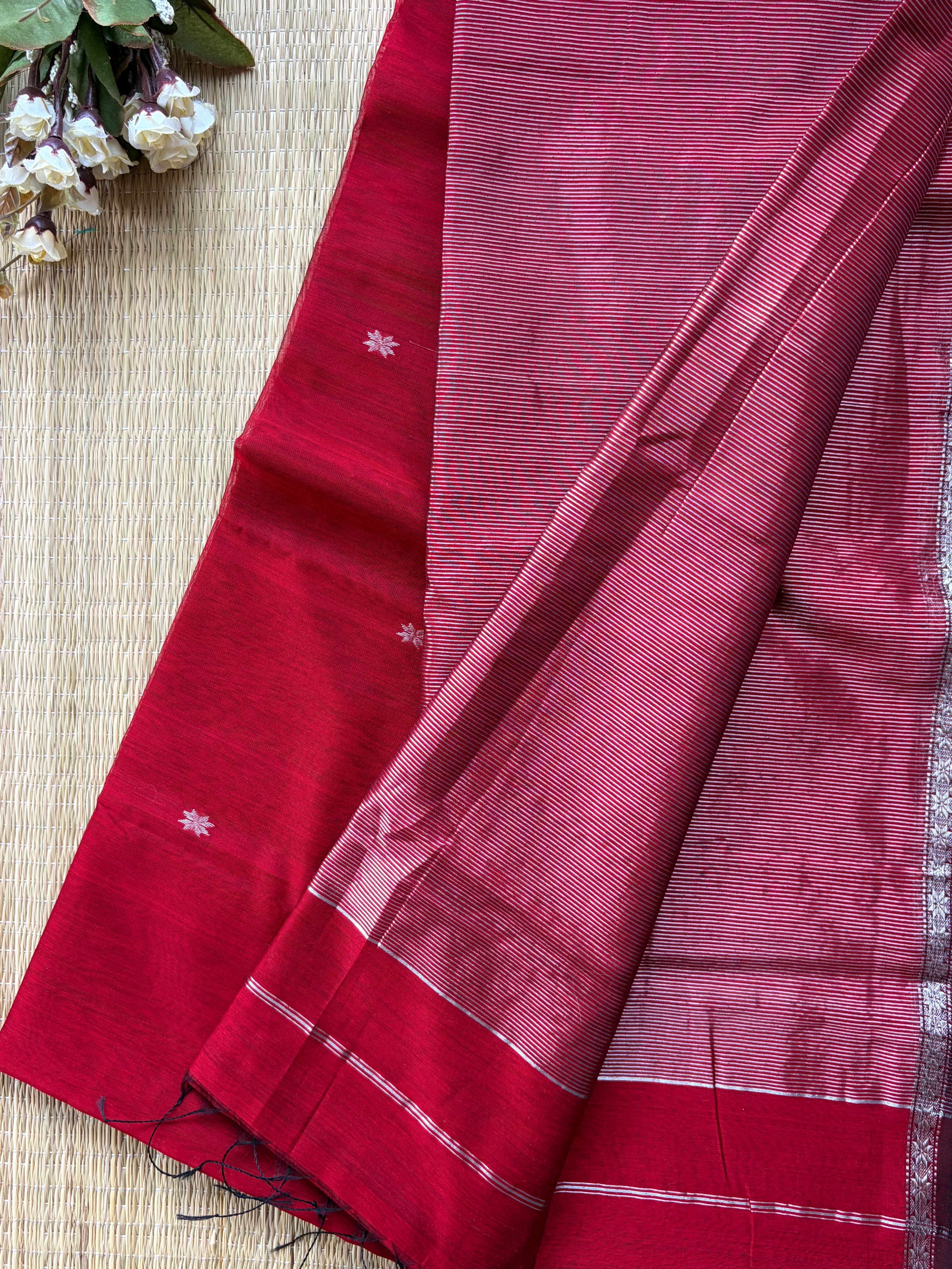 Chameli Silver Zari Red Maheshwari Handloom Saree