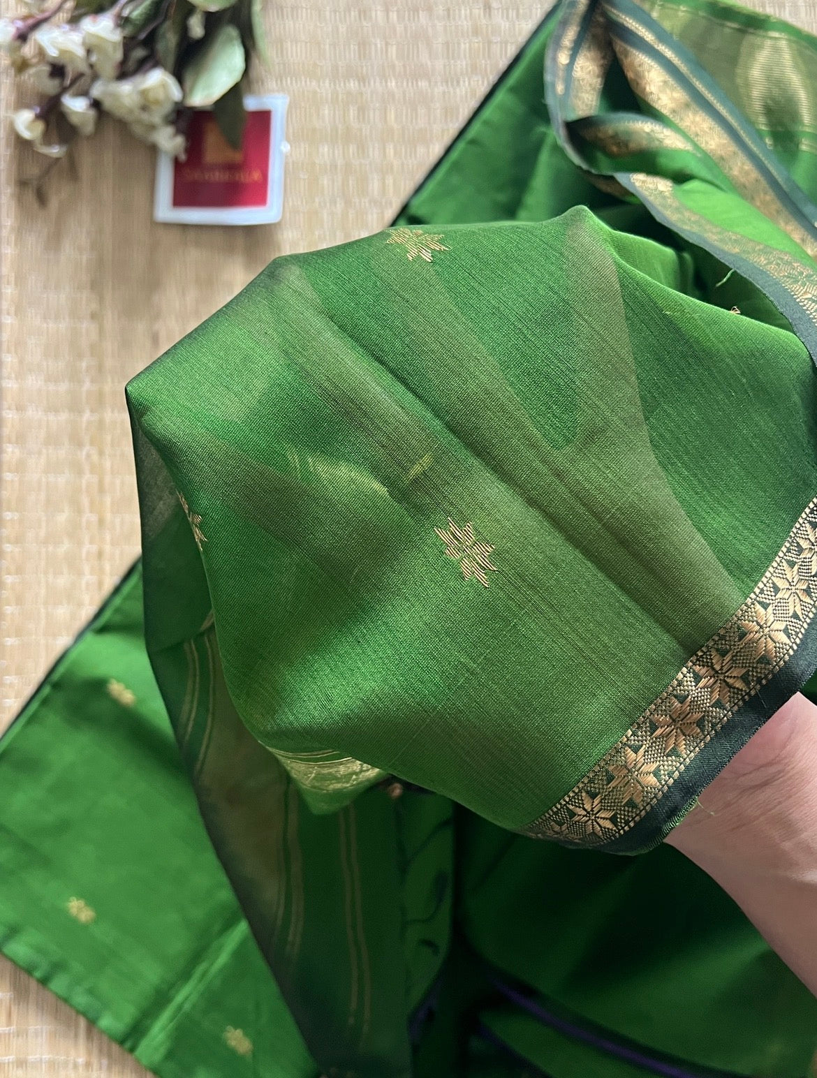 Hariyali self Green Maheshwari Handwoven Saree with Gold Zari Border