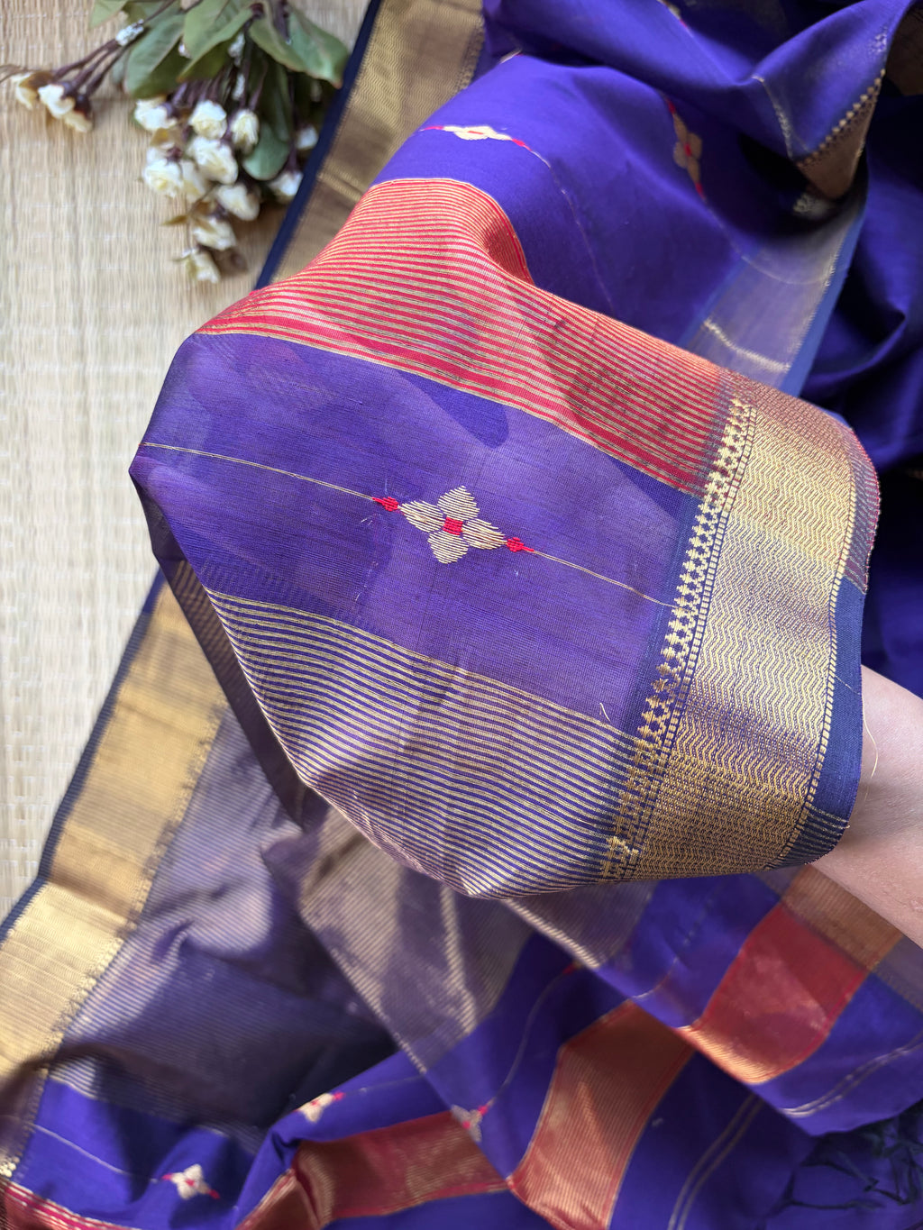 Meena Buti Violet Maheshwari Handloom Saree