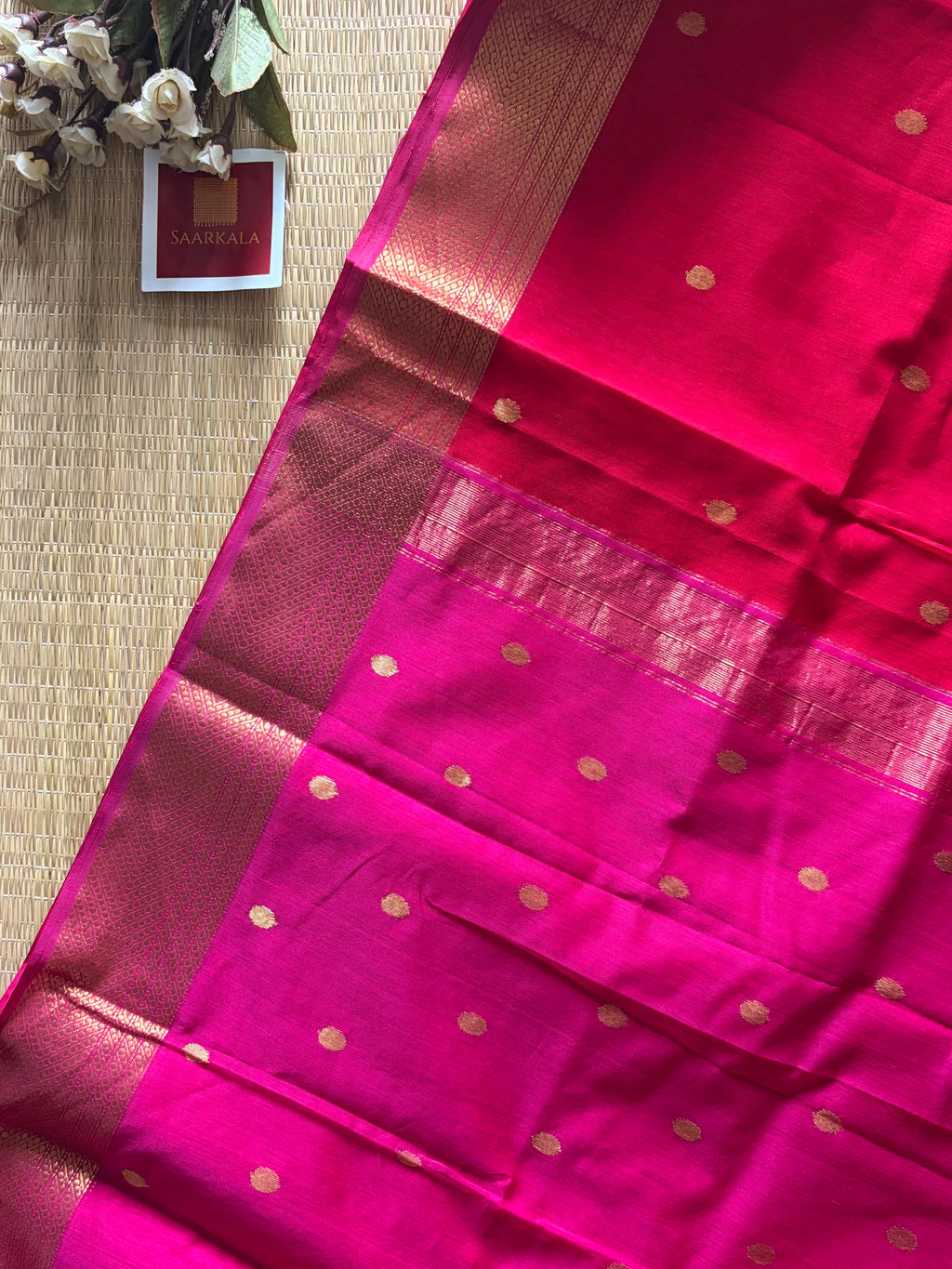 Ruhani Sikka Red Pink Maheshwari Handloom Saree