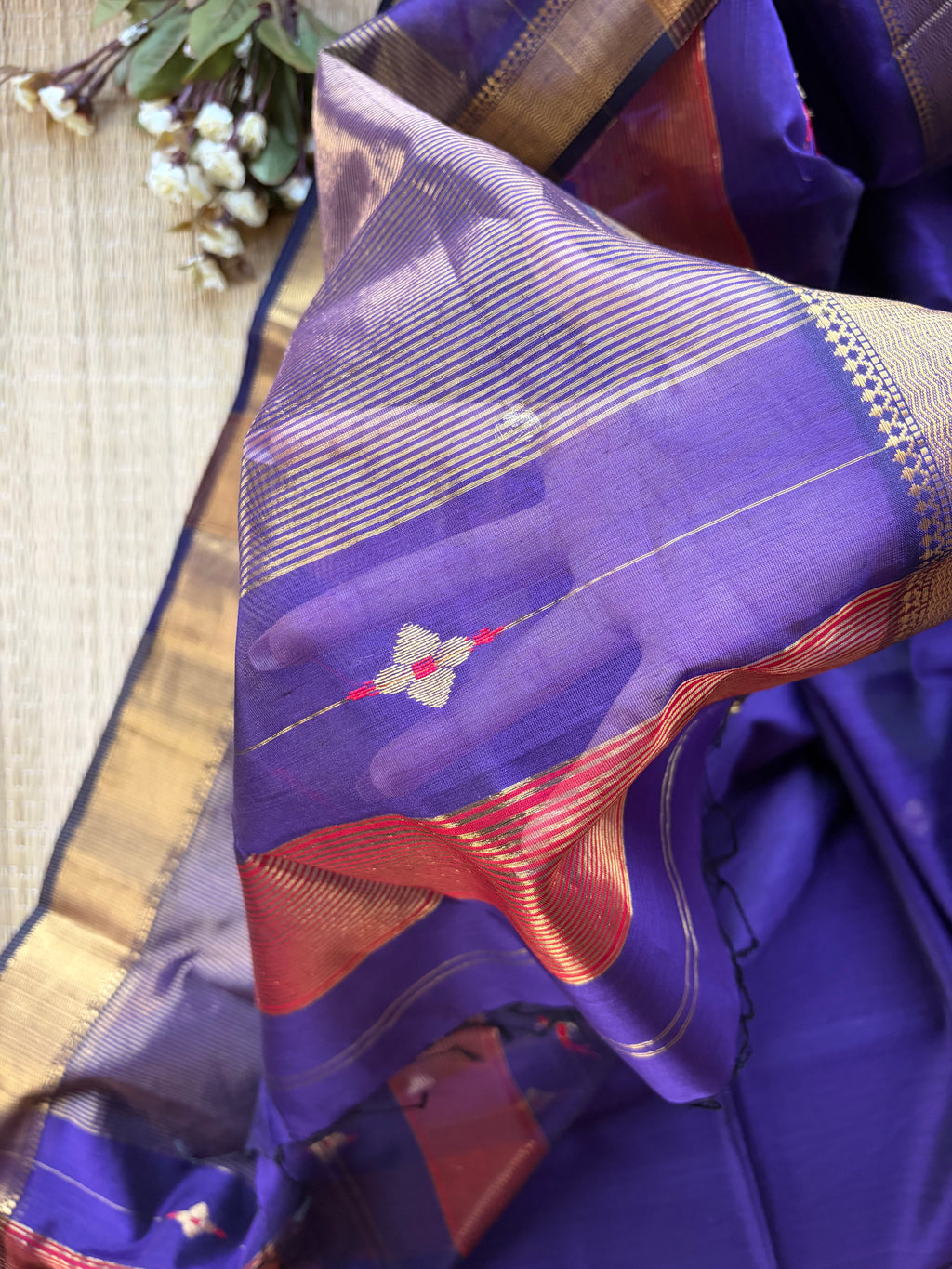 Meena Buti Violet Maheshwari Handloom Saree