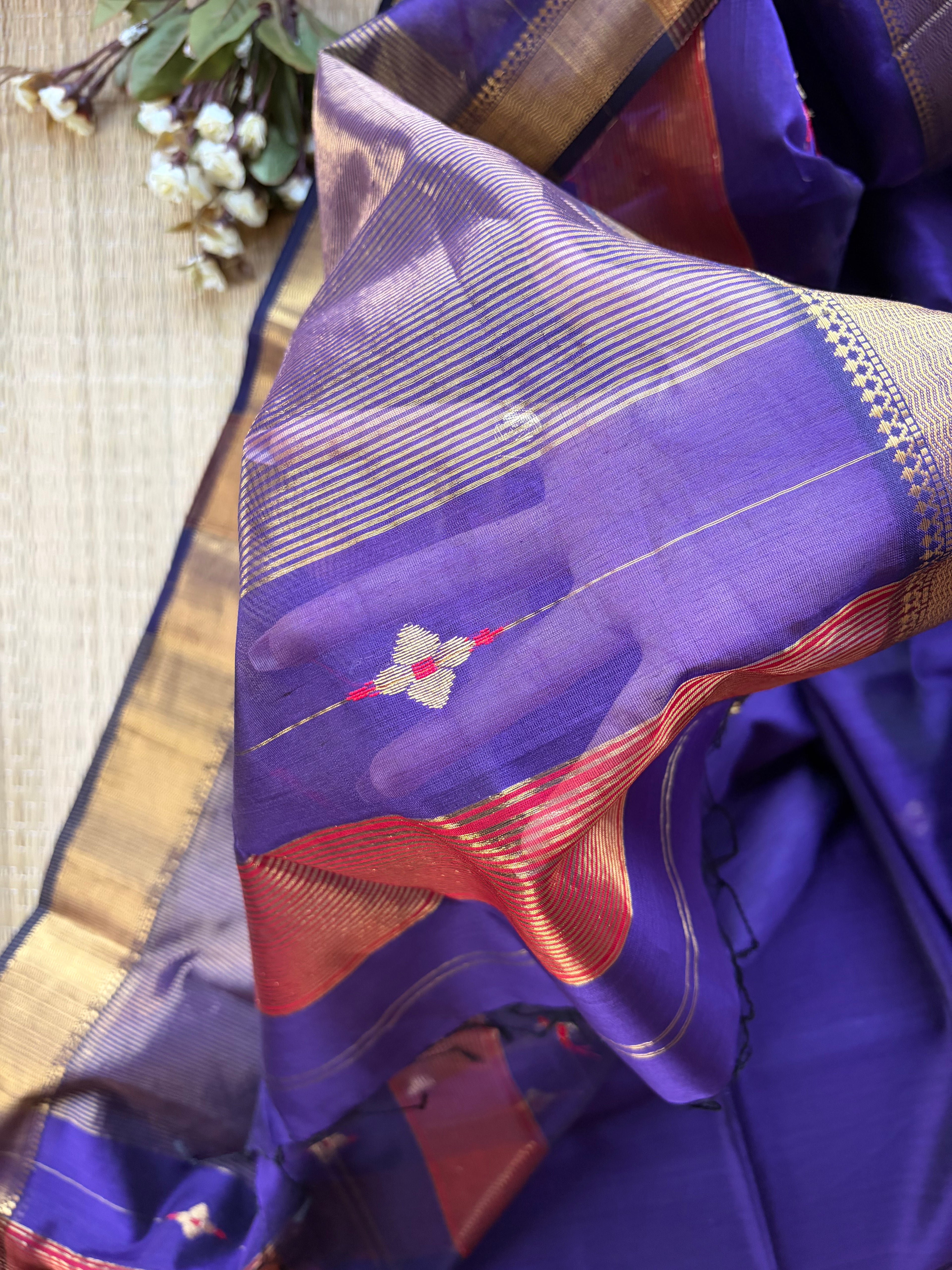 Meena Buti Violet Maheshwari Handloom Saree