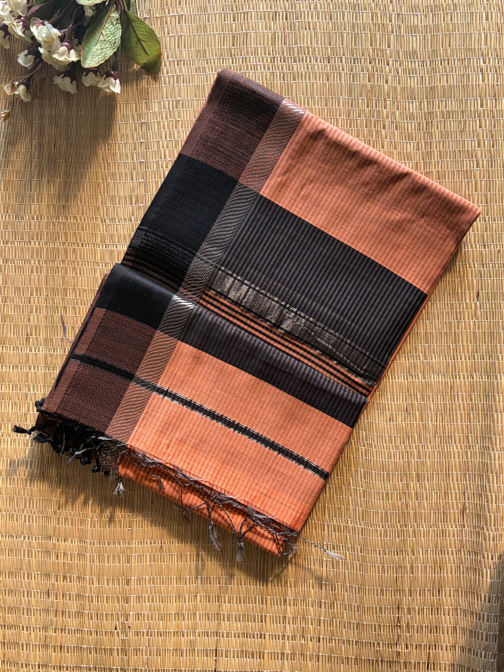 Leher Peach Maheshwari silk and cotton Saree