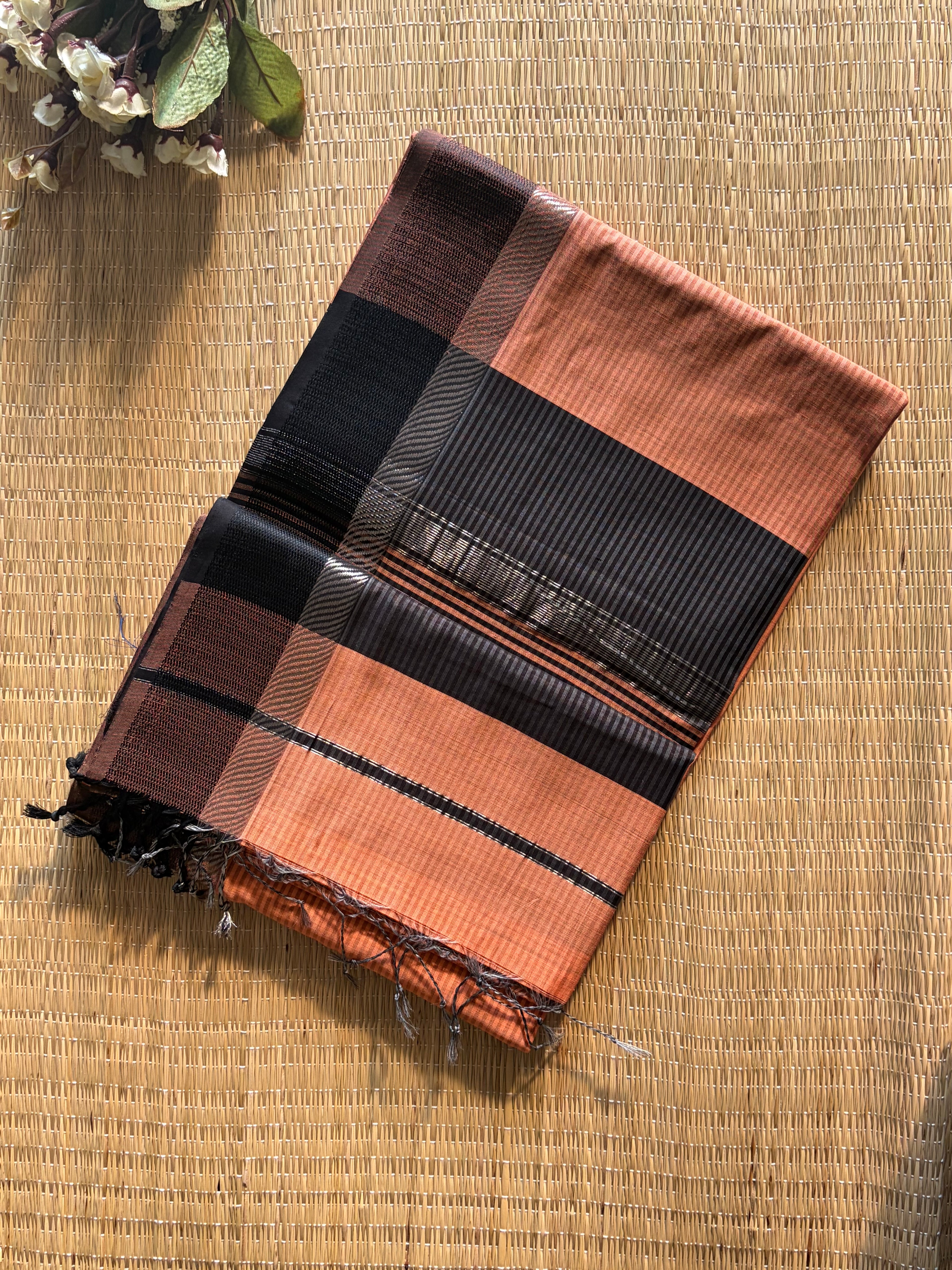 Leher Peach Maheshwari silk and cotton Saree