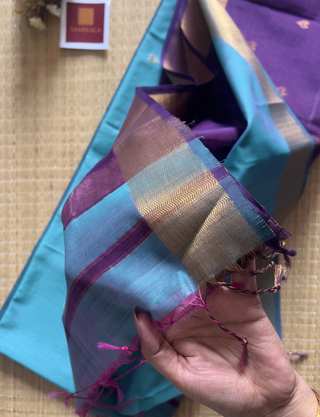 Heart Butti Aasmani Blue Maheshwari Handloom Silk Cotton Saree