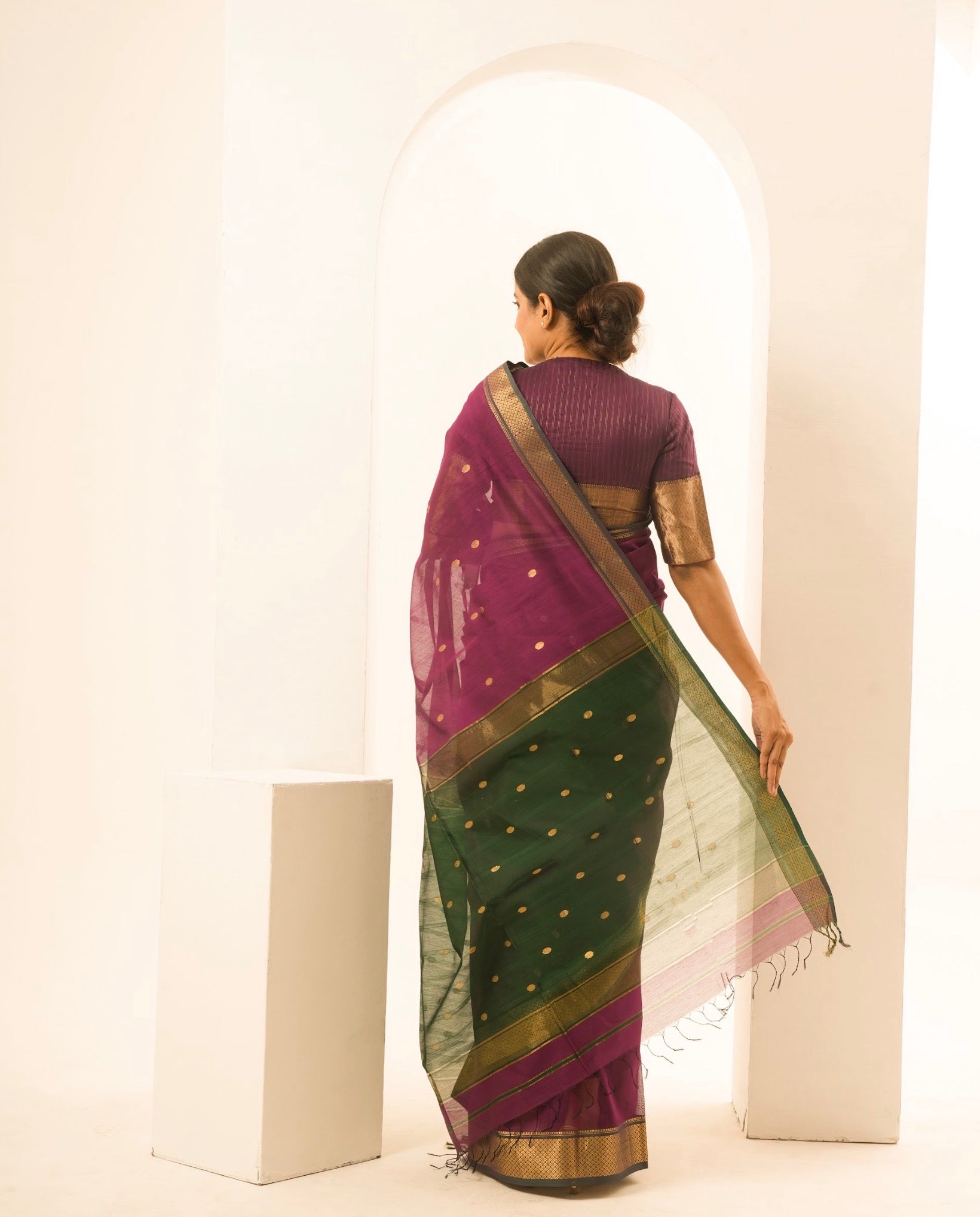 Sikka Magenta Green Maheshwari Handloom Saree